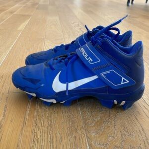 Kids baseball cleats